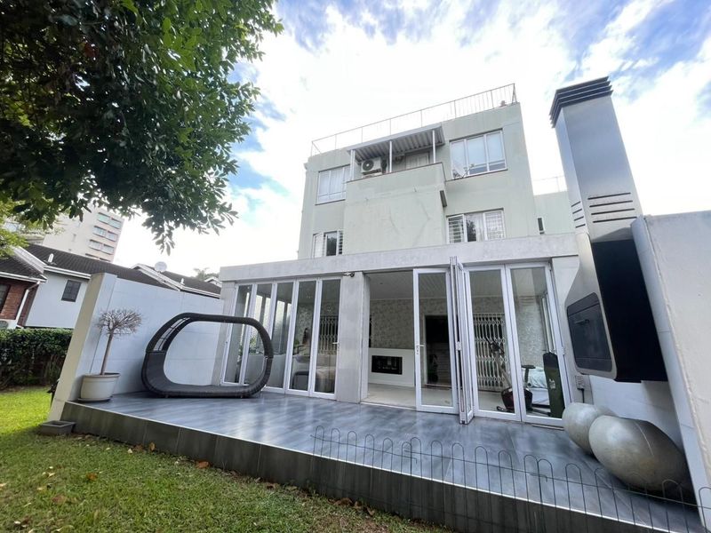 Step into a home where luxury, comfort, and clever design come together. - Photo 1