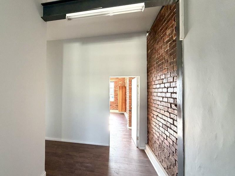 large industrial styled apartment - Photo 7