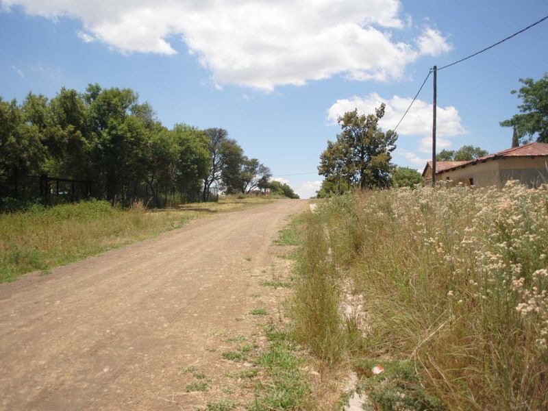 Lovely Spacious clean stand - Photo 2