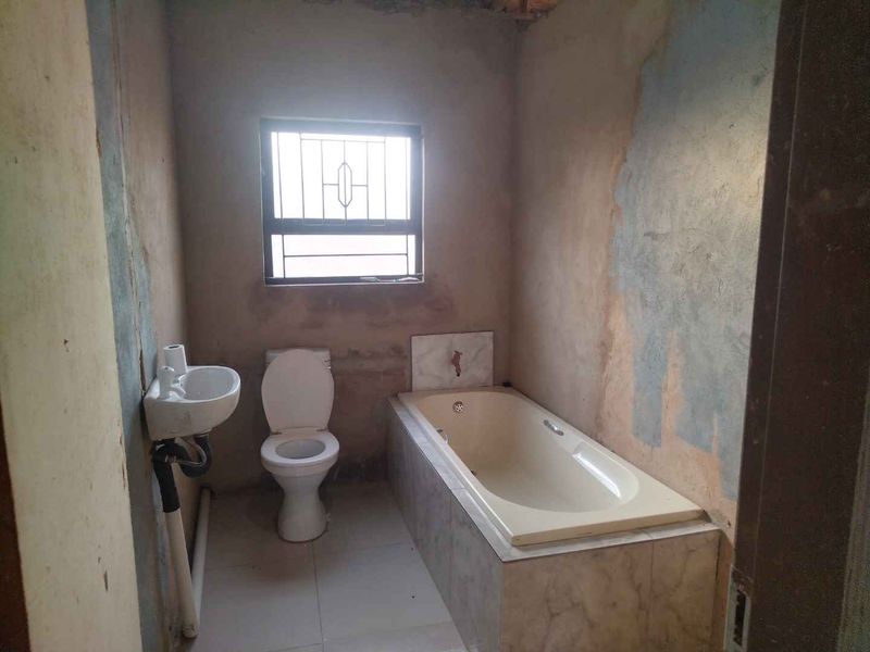 2 bedrooms house for sale in Soshanguve P - Photo 9