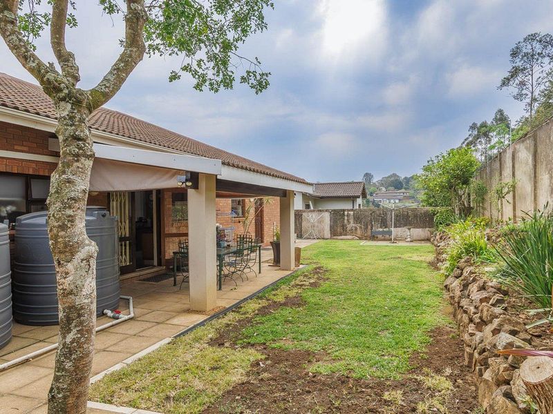 Your Perfect Family Retreat in Greenvale Village, Hillcrest - Photo 4