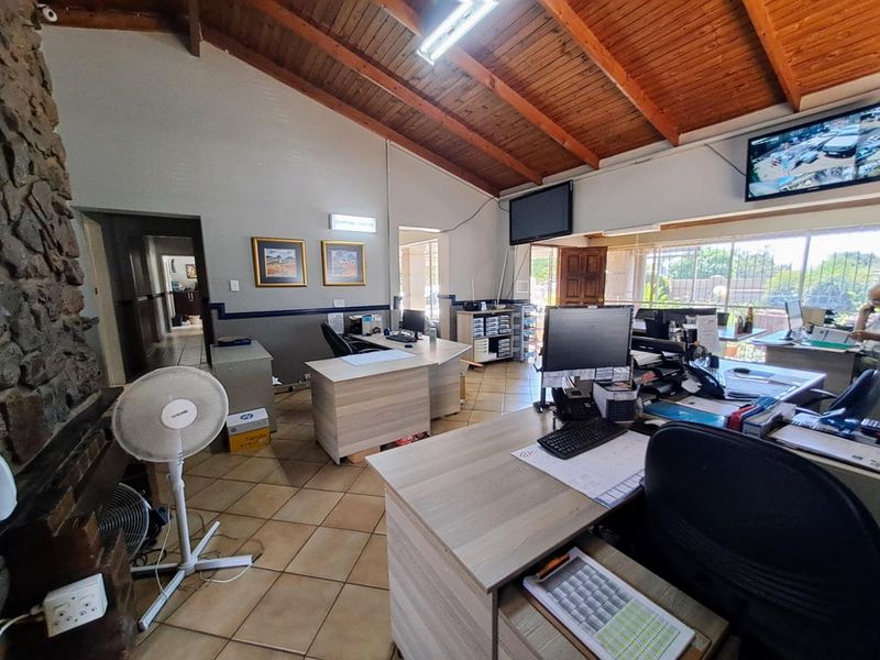 Integrated Living and Business on Zambezi Drive - Photo 4