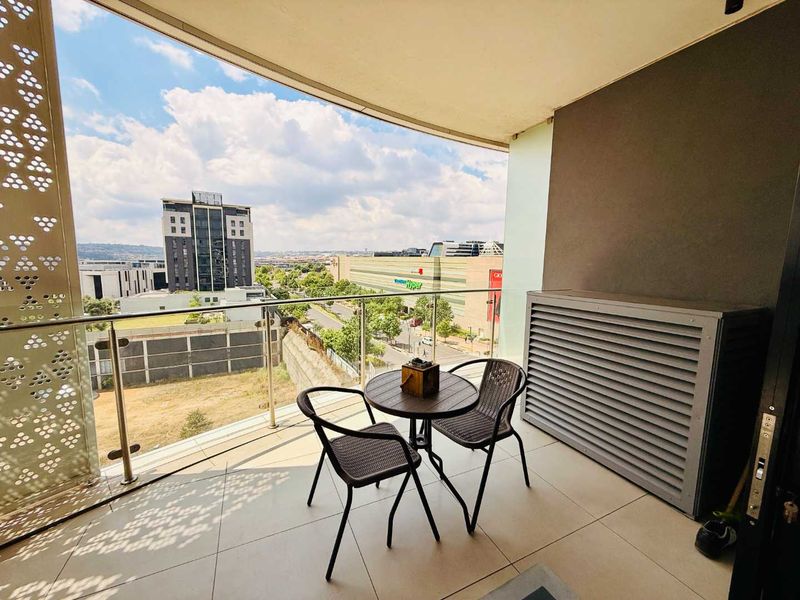 Fully furnished 2 bedroom apartment for sale at Ellipse. - Photo 8
