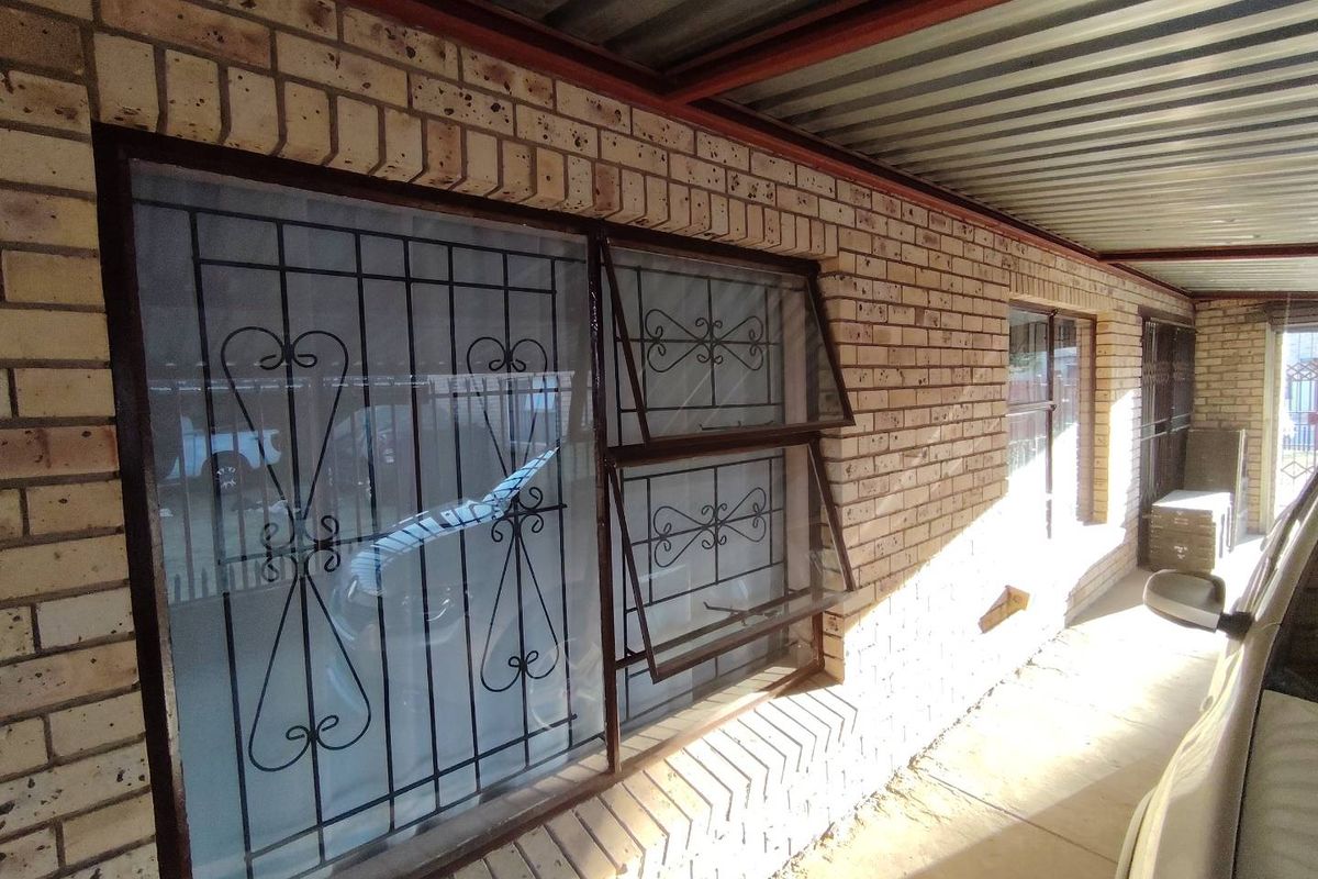 For Sale, 3-Bedroom House in Grassland - Photo 5