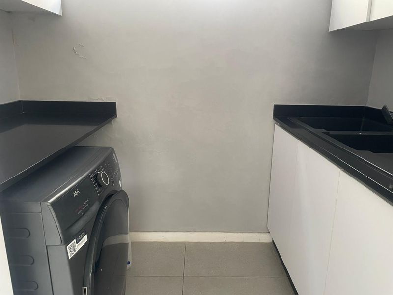 Beautiful Cluster for Sale in Palm Lakes Estate - Photo 10