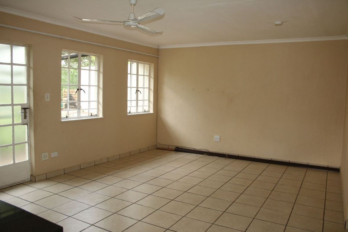 2 bedroom apartment to rent in White River - Photo 3