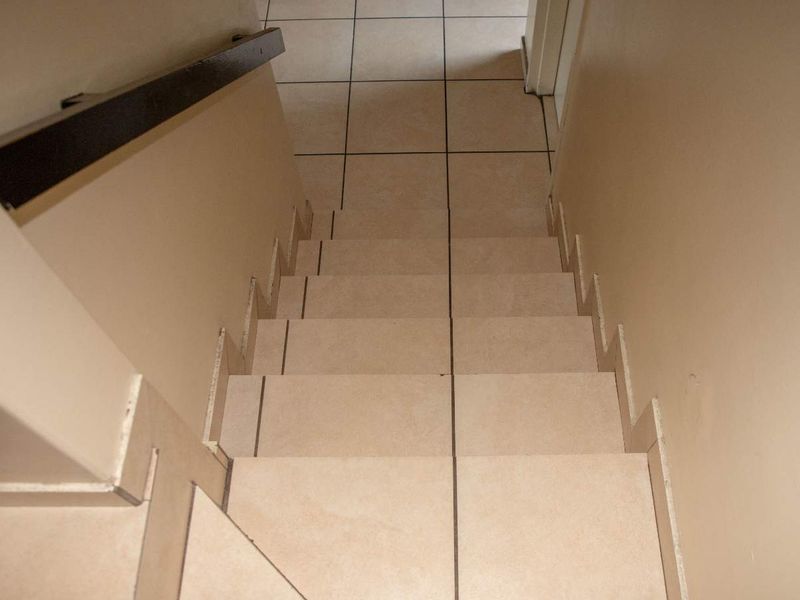 BUDGET-FRIENDLY 3-BEDROOM DUPLEX - Photo 10