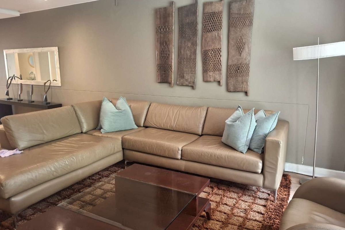 A GORGEOUS THREE BEDROOM FURNISHED APARTMENT - Photo 4