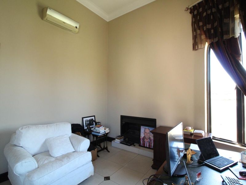 Luxury Fairway Living in Blue Valley Golf Estate - Photo 8