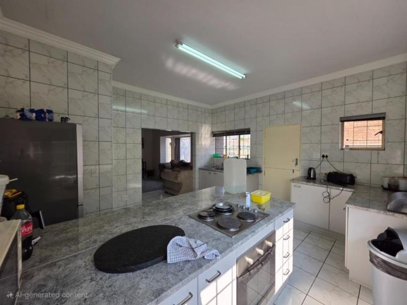 4 Bedroom House for Sale - Photo 5