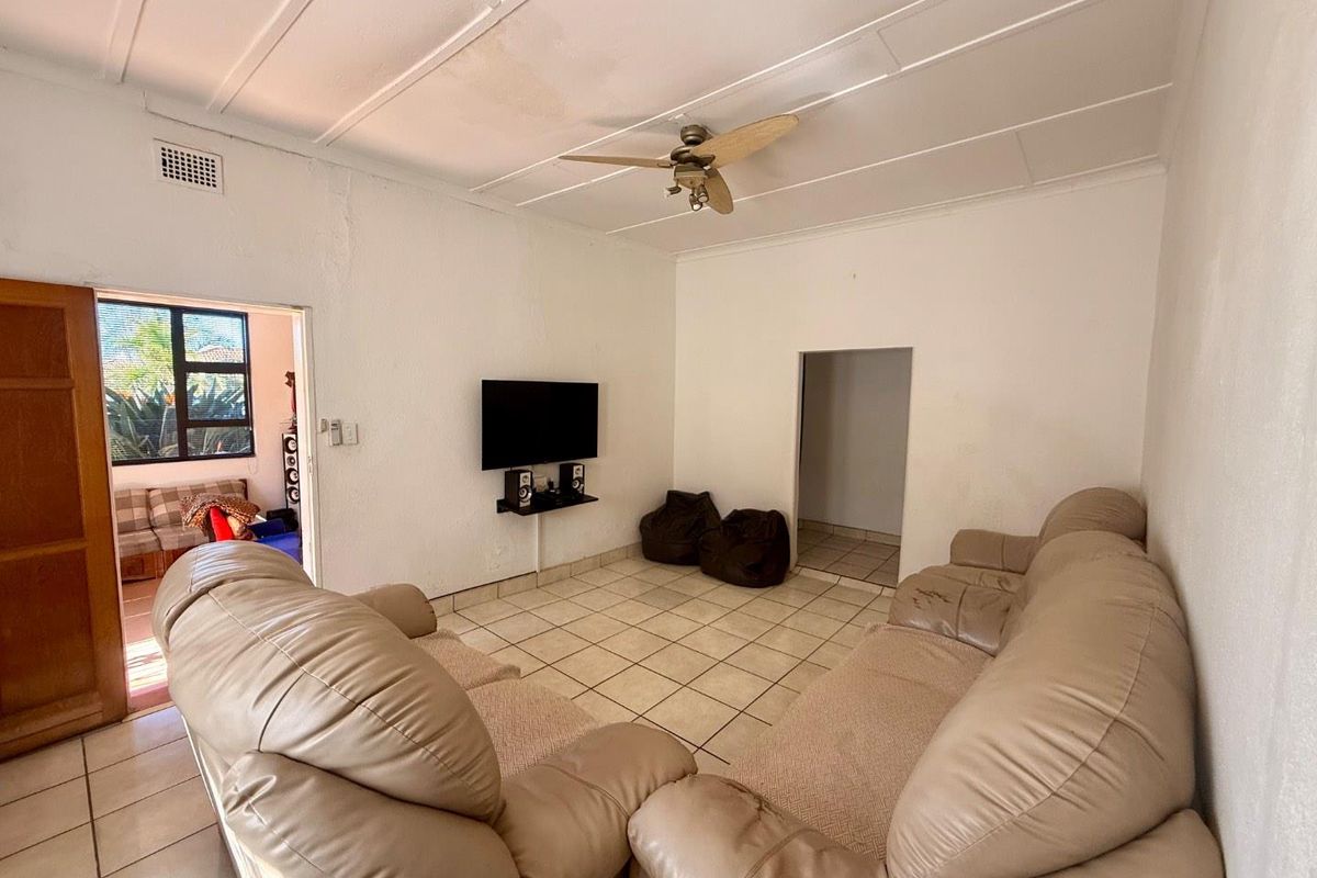 3 Bedroom house for sale in Vryheid - Photo 4