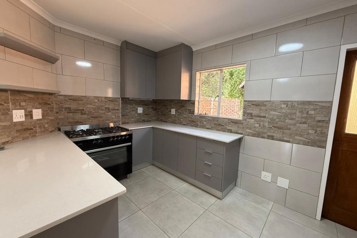 Brand New Renovated Duet in Quiet Location - Photo 4