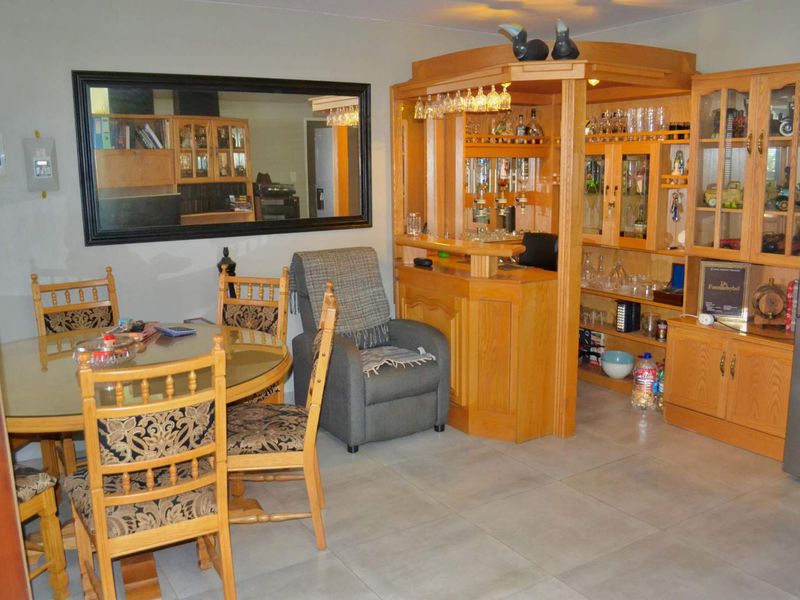 2 Bedroom within the popular The Courts Estate, Olympus / Boardwalk area - Photo 8