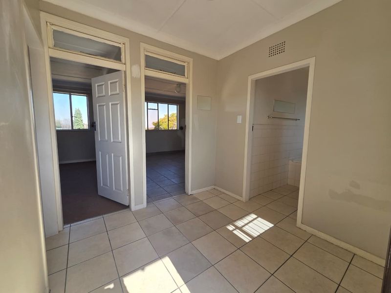 Spacious Flatlet to Rent in the Prime of Horison on 2nd floor - Photo 2