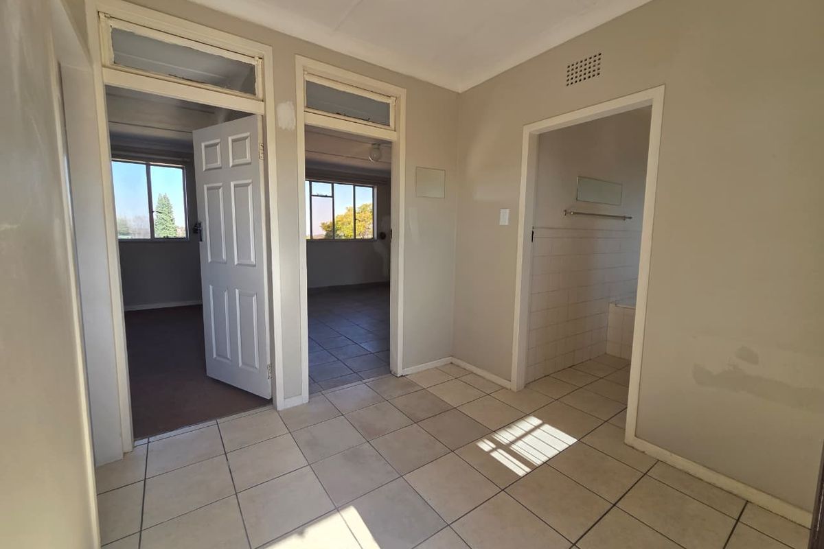 Spacious Flatlet to Rent in the Prime of Horison on 2nd floor - Photo 2