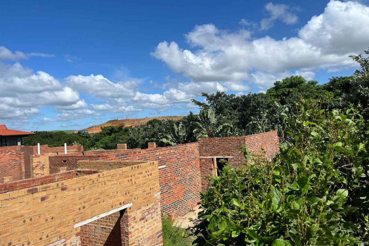 An incredible investment opportunity for a discerning buyer to complete the home to their taste while benefiting from an excellent price point - Photo 5