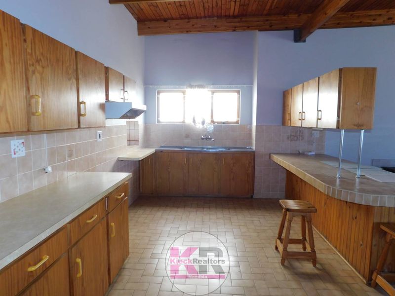3 Bedroom House for Sale in Henties Bay Central 233m2 - Photo 6