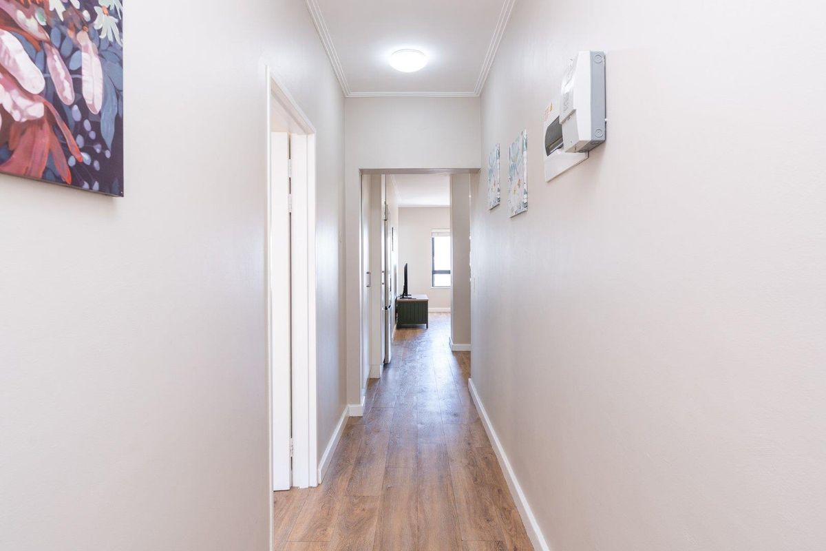 Fully Furnished Gem in Prime Vredehoek Location - Photo 3