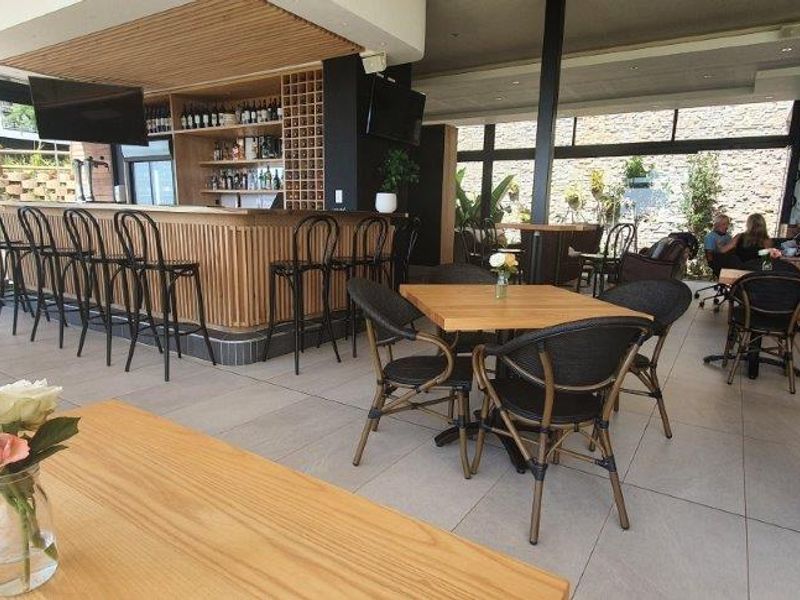 Modern Furnished 2-Bedroom Apartment in Shoreline Retirement Estate (50+) - Photo 5