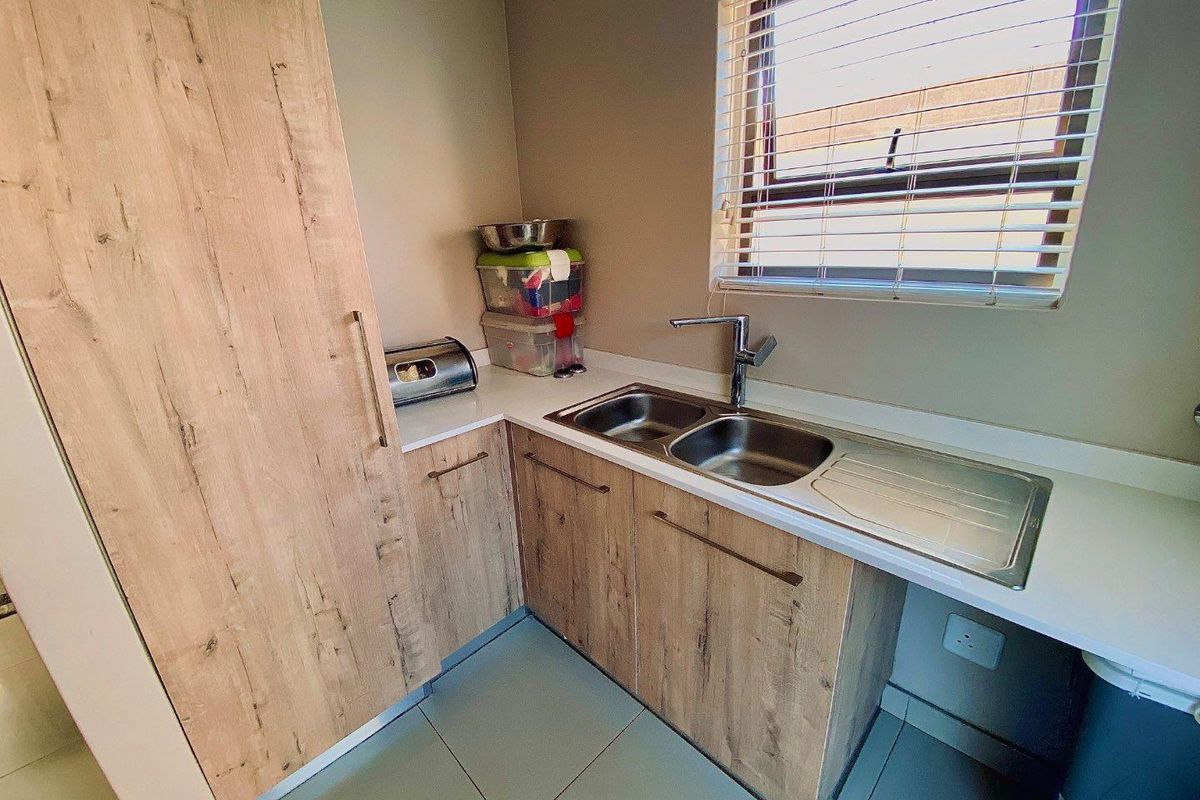 The Perfect Money Can Buy Townhouse - Photo 4