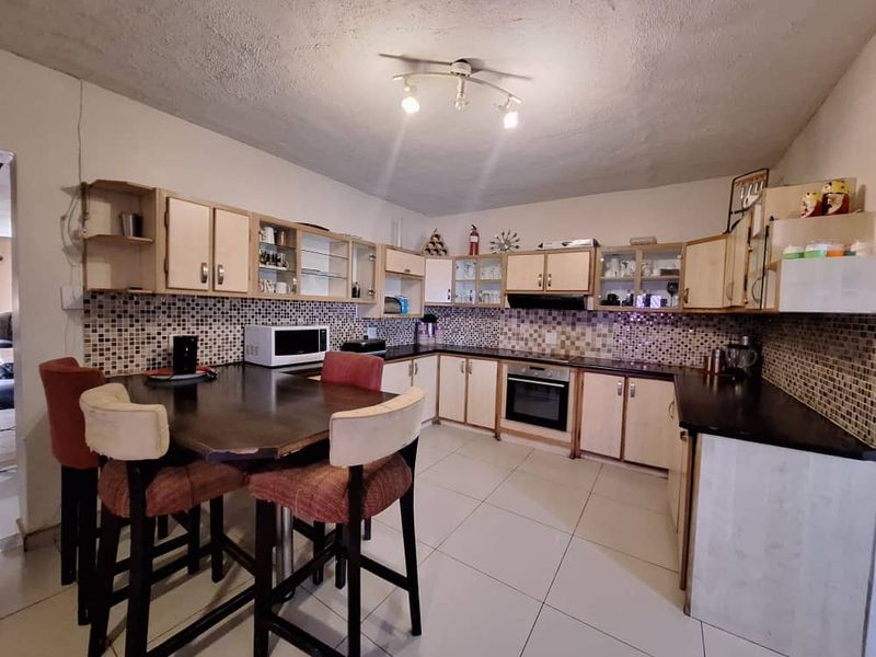 SINGLE STOREY 3 BEDROOM HOUSE FOR SALE IN DORADO PARK - Photo 10
