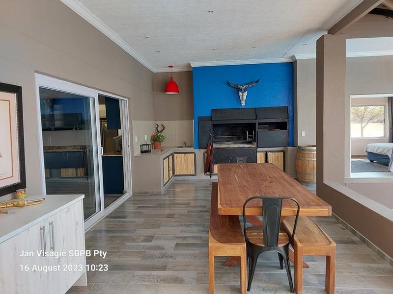 FOR SALE - Plot with Luxurious House in Omaruru Wildlife Estate - Photo 5