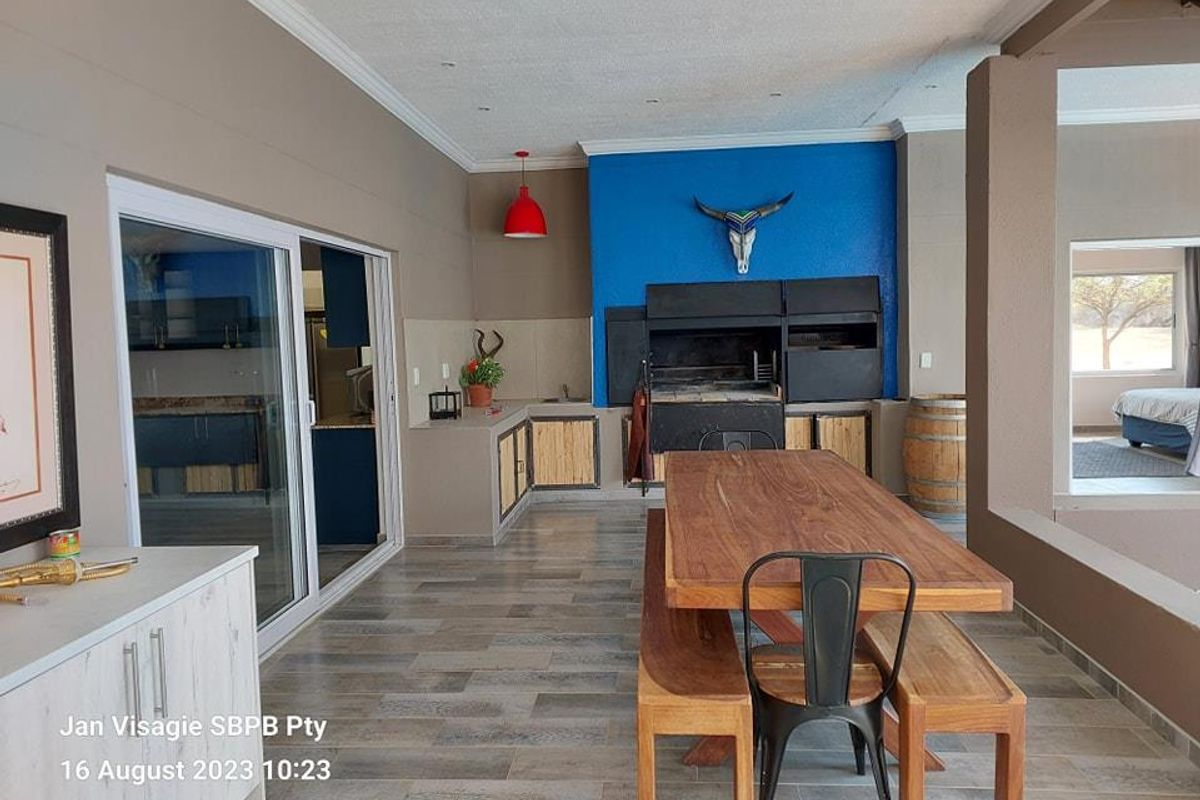 FOR SALE - Plot with Luxurious House in Omaruru Wildlife Estate - Photo 5