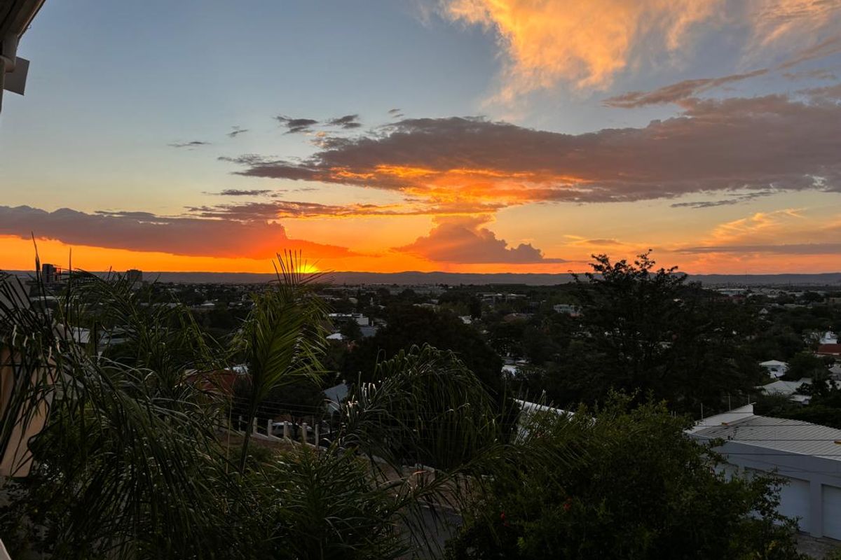 Double storey Townhouse for rent in Eros Park - Photo 3