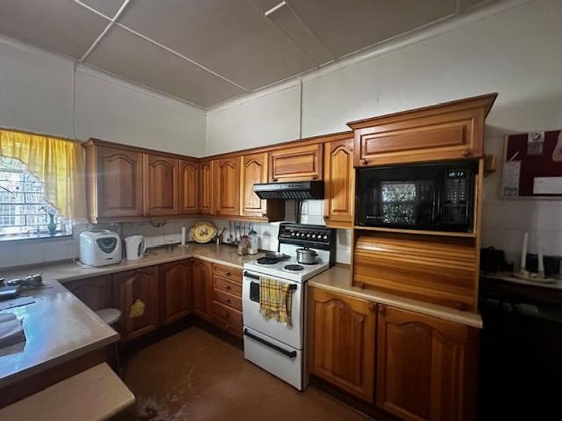Peaceful Country Retreat on Double Erf with 2 Boreholes & Office Space - Photo 2