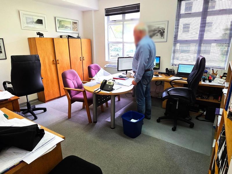 Spacious First Floor Office in Westlake - Photo 5