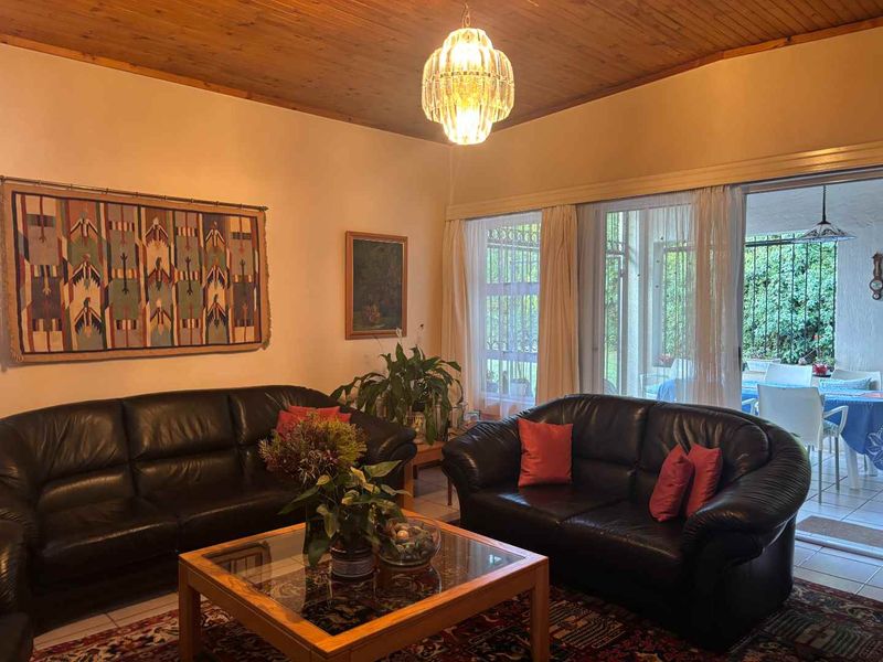 EXCLUSIVE MANDATE - NEAT AND IDEAL FOR A YOUNG  FAMILY TO GROW - LOVELY BIG STAND - Photo 7