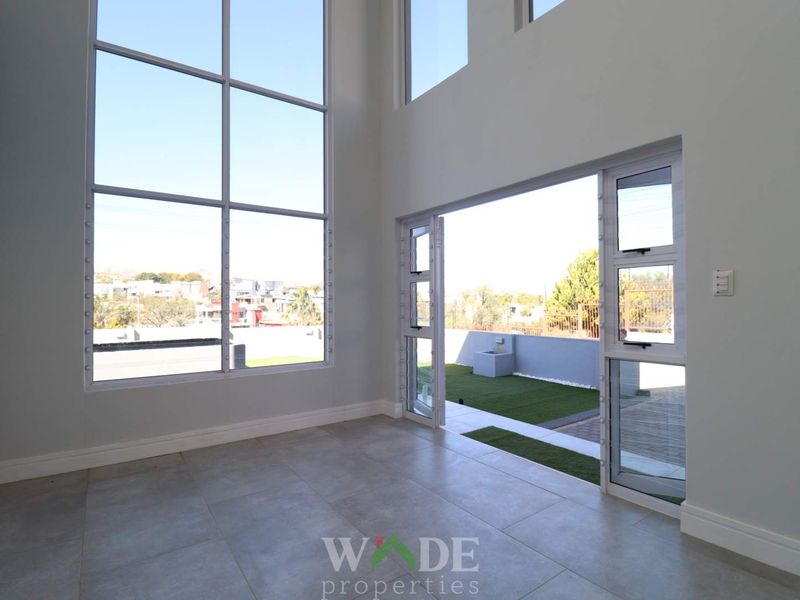 Windhoek Auasblick: Newly built 7 Bedroom house with Flat is For Sale - Photo 10