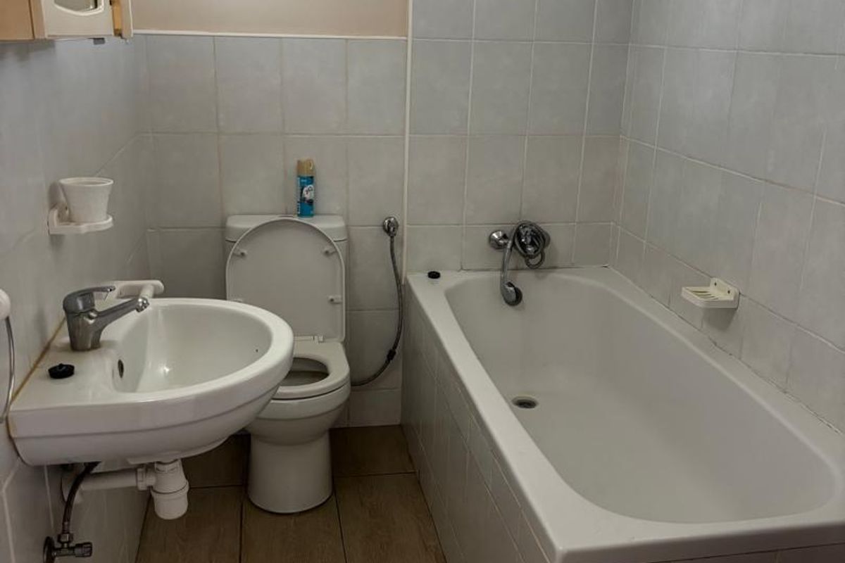 1Beroom flat with garage - Photo 5