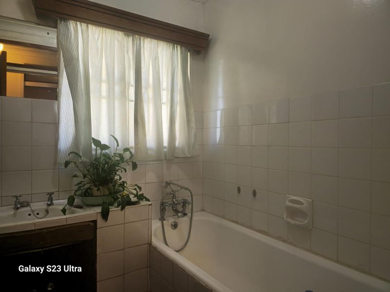 OPPORTUNITY KNOCKS:  SPACIOUS HOME WITH INCOME GENERATING FLATLET! - Photo 10