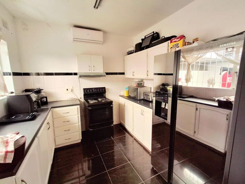 3 Bedroom Townhouse for sale in Central Malvern - Photo 6