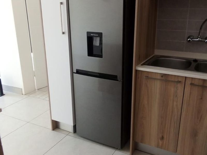 Stunning Garden Unit - Photo 4