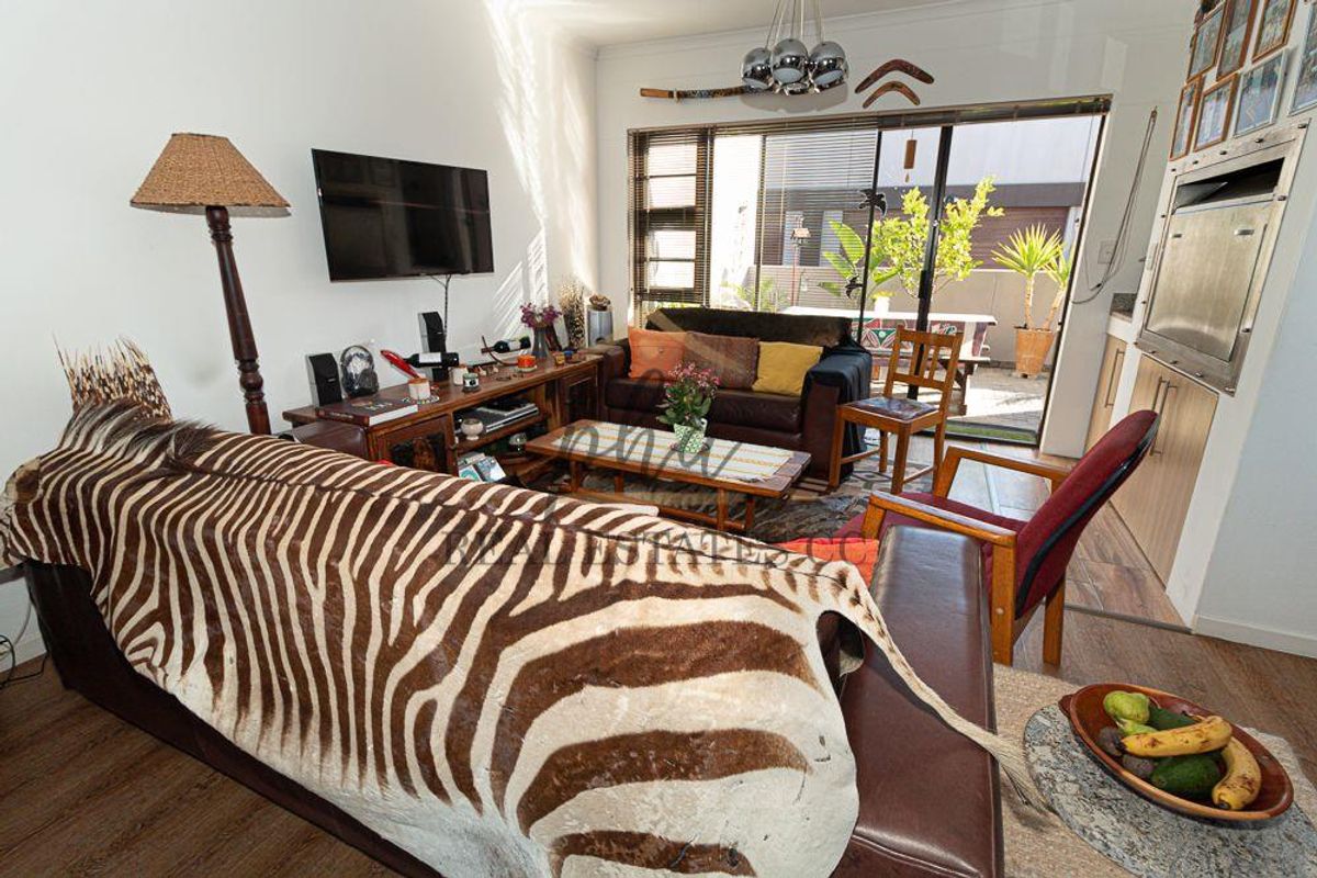 CHARMING 2-Bedroom Townhouse For Sale - Photo 3