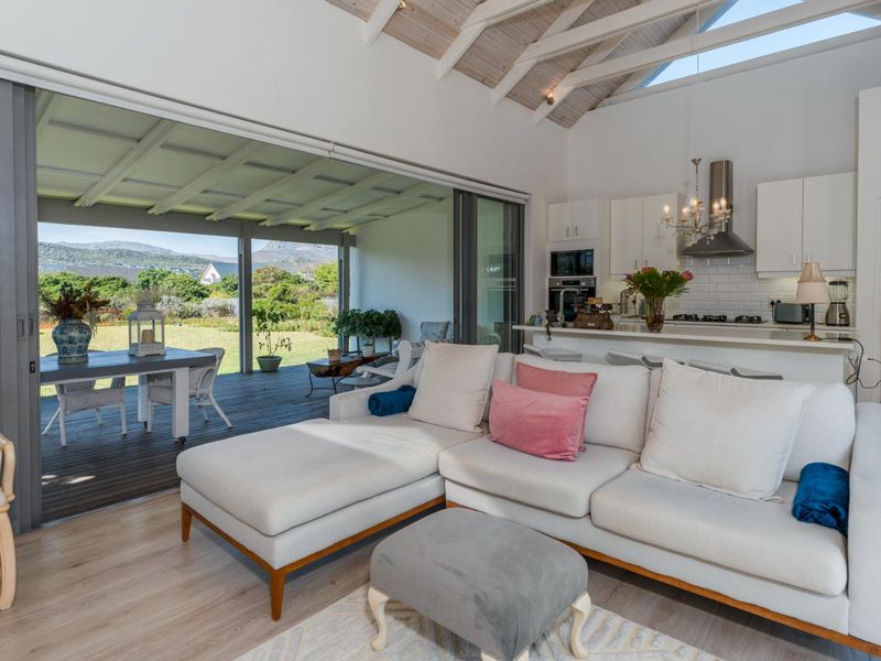 Family Home in Lake Michelle Eco Estate - Photo 8