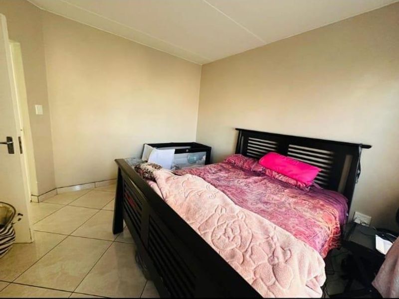2 Bedroom Townhouse for Sale in Mondeor Johannesburg South - Photo 10