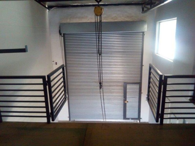 For Sale - Warehouse with Mezzanine Floor in Northern Industrial - Photo 3