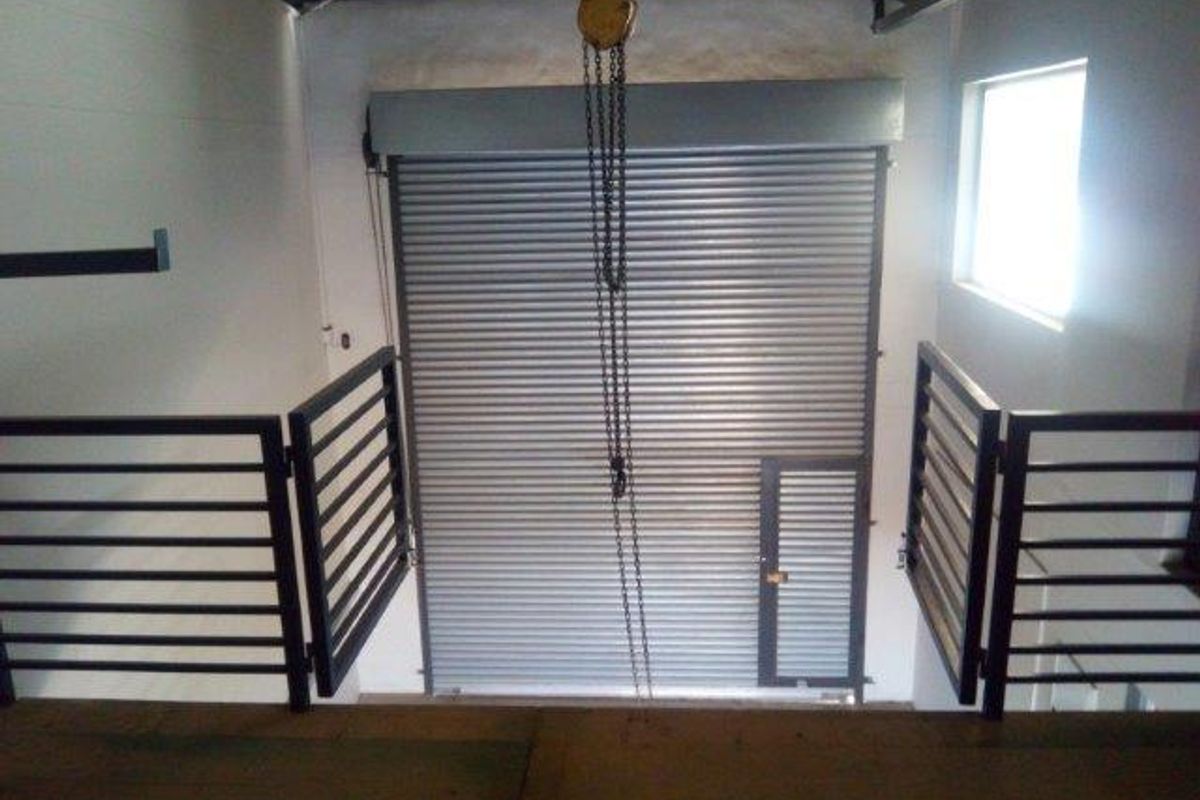 For Sale - Warehouse with Mezzanine Floor in Northern Industrial - Photo 3