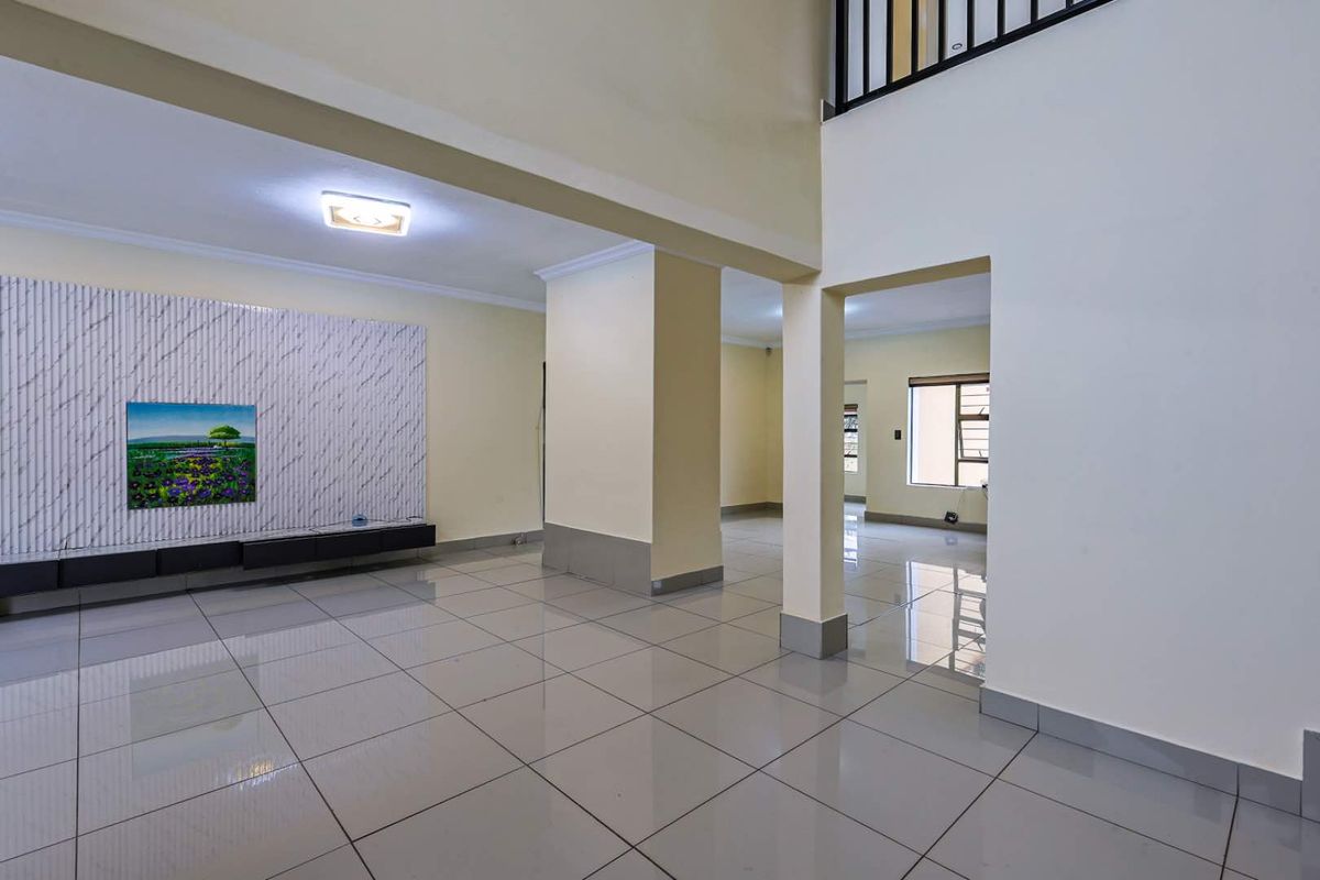 Well-Maintained 4 Bedroom Family Home in Secure Estate - Photo 2