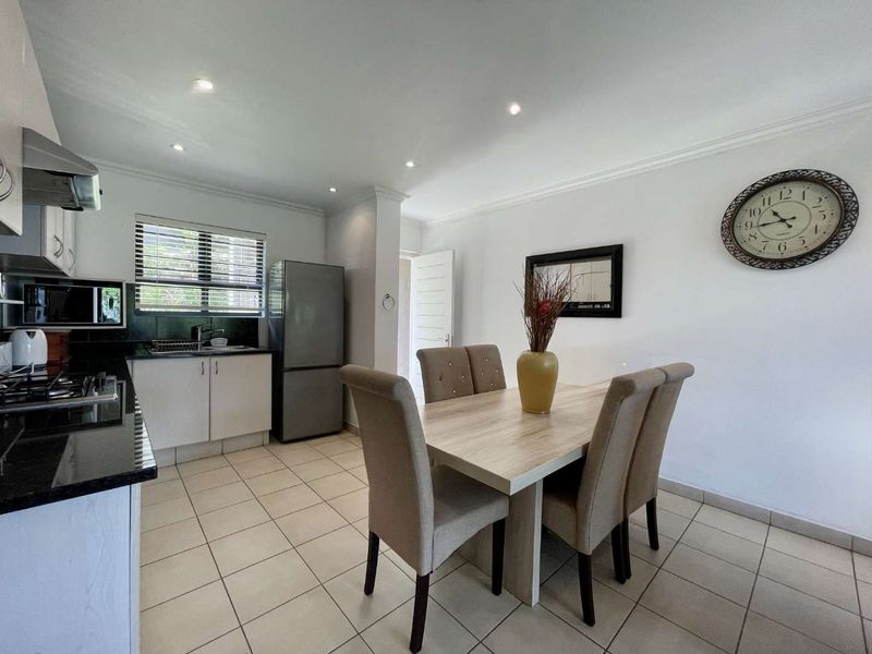 Ground Floor 2 Bedroom Apartment in Shakas Rock - Photo 4