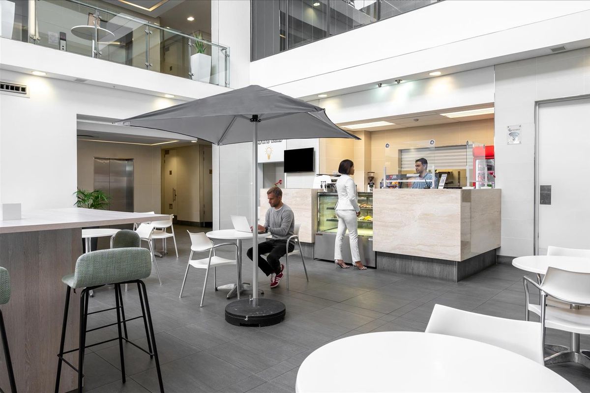Book a reserved coworking spot in Spaces Umhlanga - Photo 5