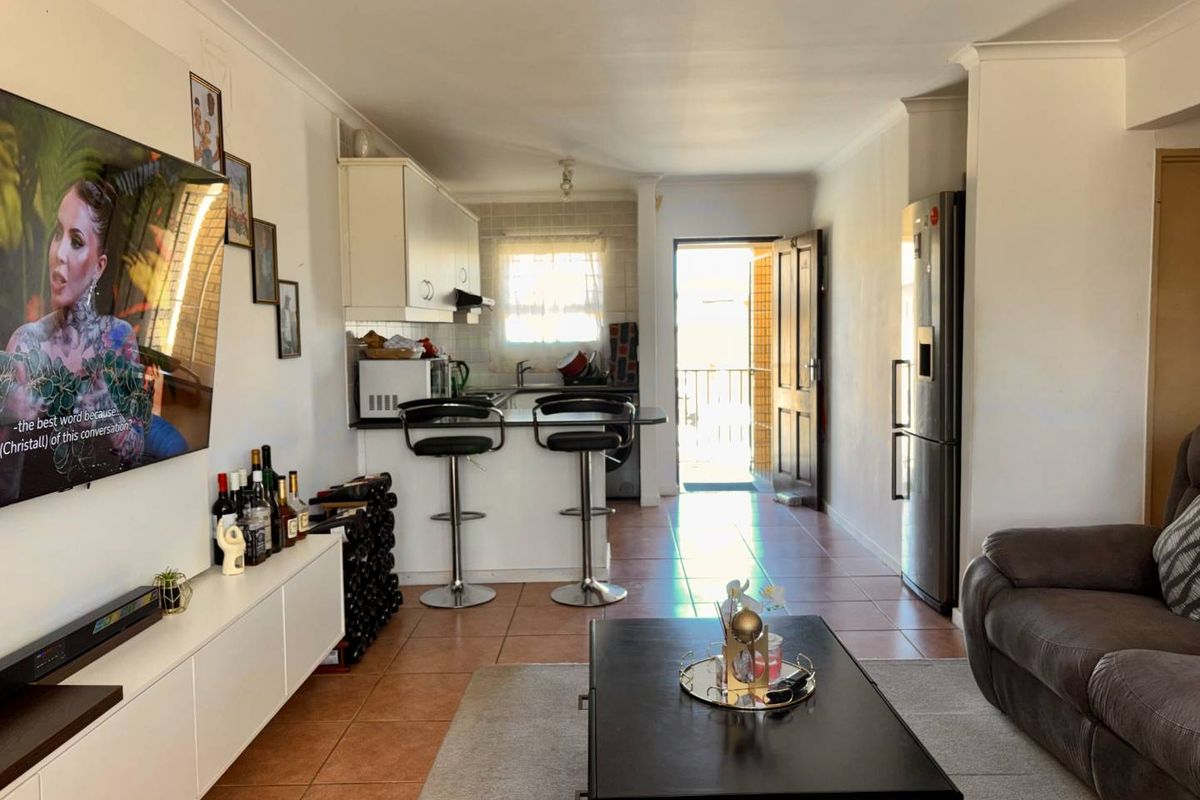 Spacious 2-Bedroom Apartment for Sale in Gordon’s Bay Golf Terraces - Photo 5