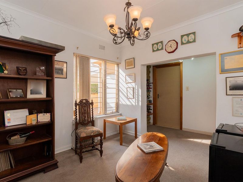 SUPERB SPACIOUS 3 BEDROOM SIMPLEX - Photo 8