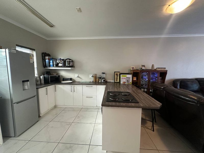3 Bedroom Townhouse for Sale, Kramersdorf, Swakopmund - Photo 5