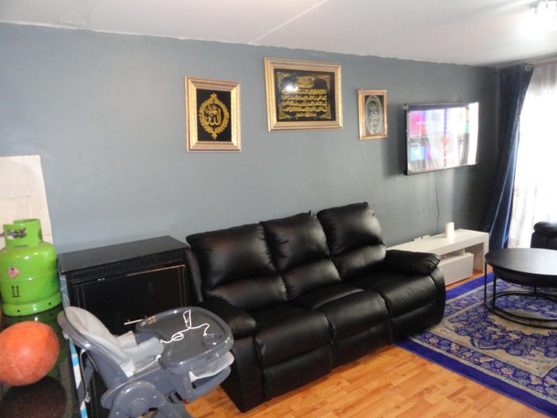 2 Bedroom Apartment for sale in Bellville - Photo 7