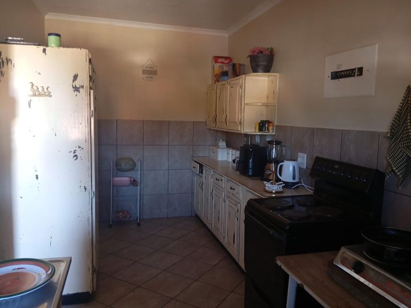 Three bedroom Apartment in Brackenhurst - Photo 5