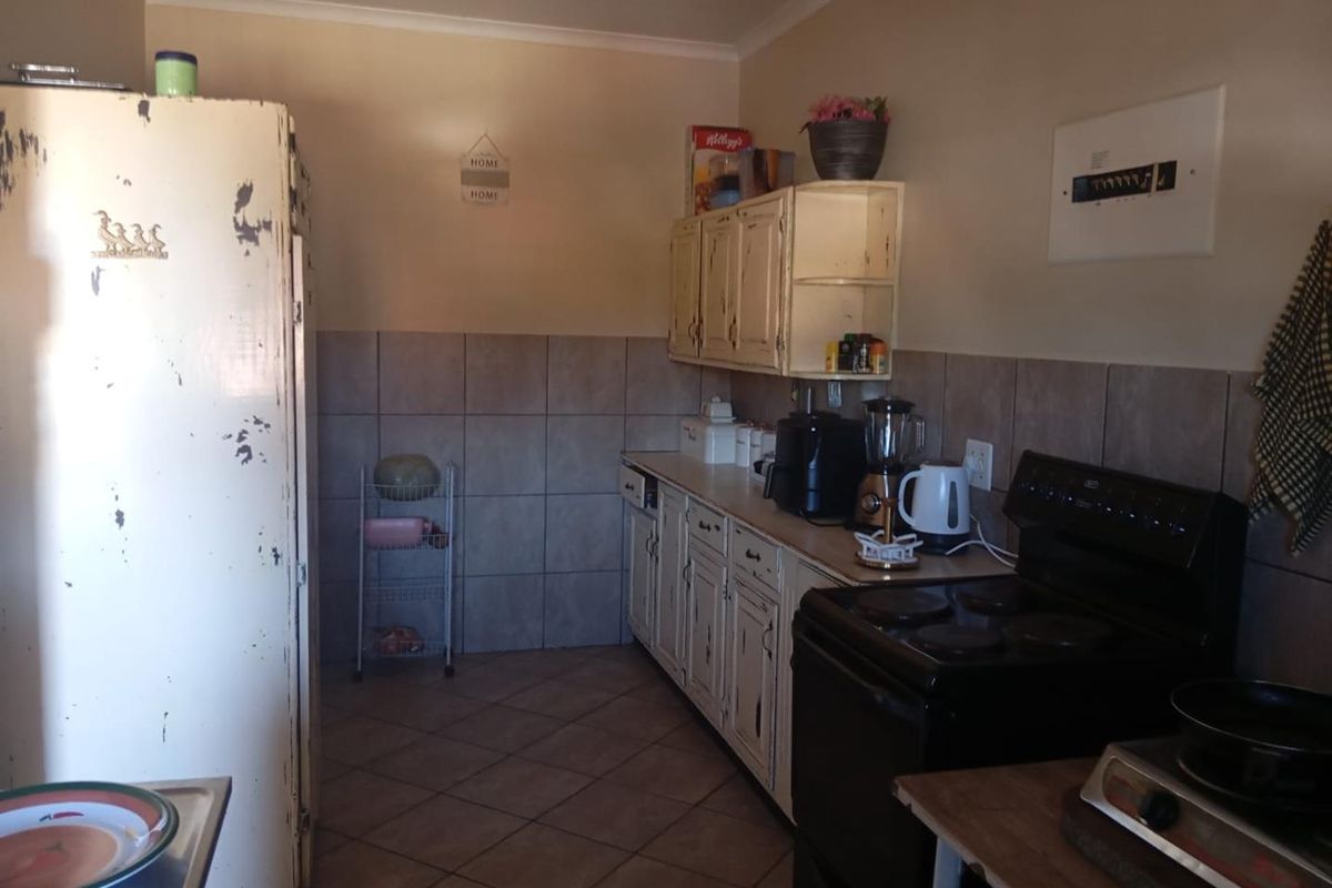 Three bedroom Apartment in Brackenhurst - Photo 5